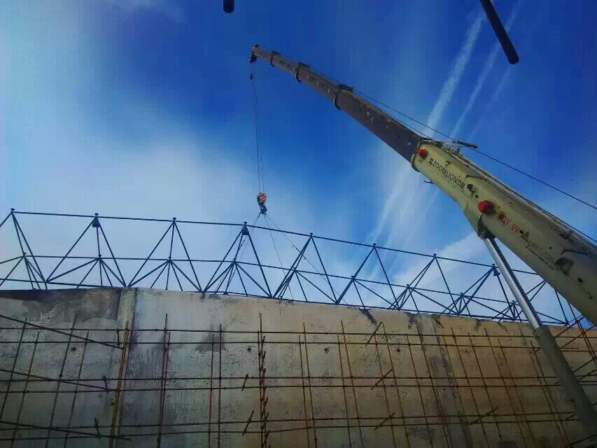 利川食堂网架结构工程