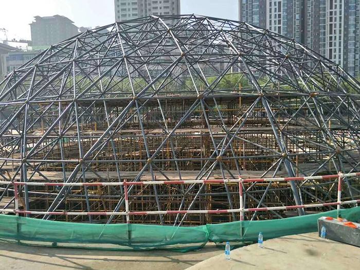利川球形网架钢结构施工